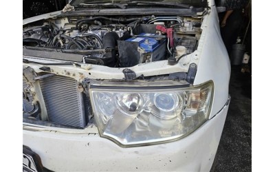 Mitsubishi L200 CR sol far