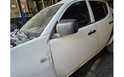 Mitsubishi L200 CR sol ön kapı beyaz