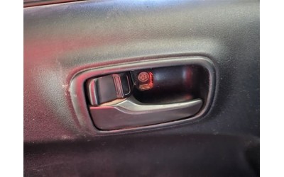 Mitsubishi L200 CR kapı kilit açma düğmesi